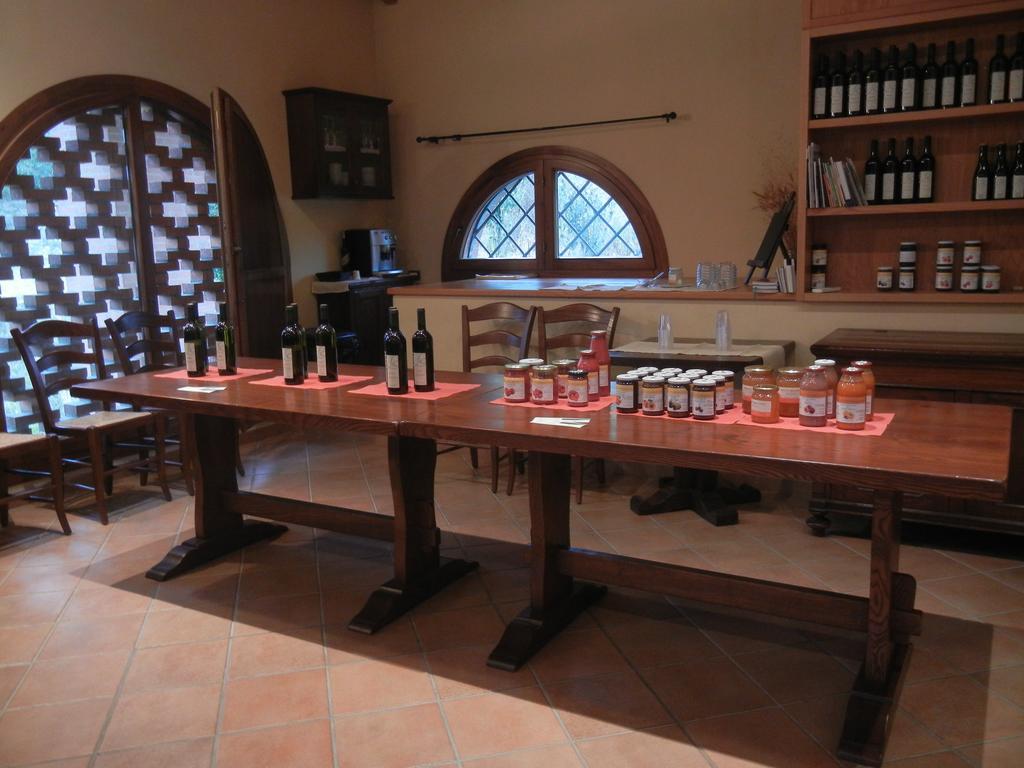 La Colombarola Agriturismo Farneto Exterior photo